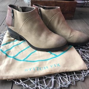 Suede ankle boot, like new, tan Sz 8 1/2